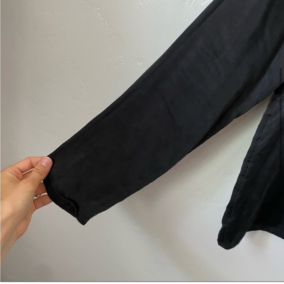 Wilfred Free black open button back cupro blouse - Picture 5 of 6